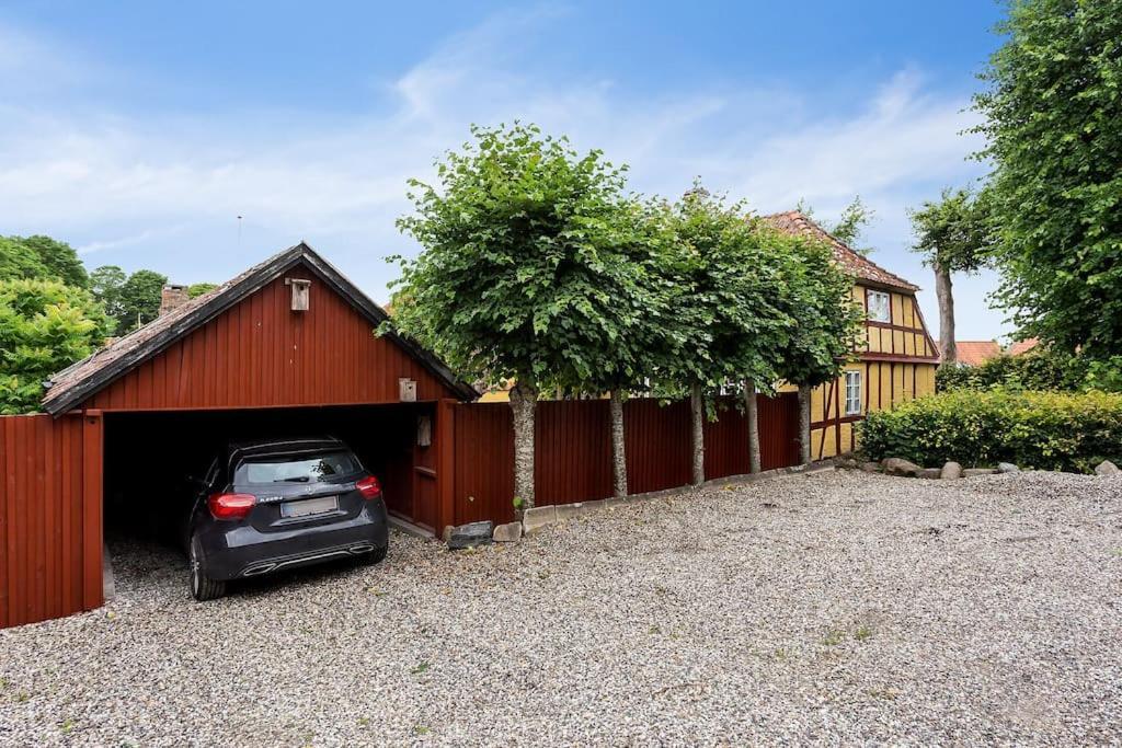 Idyllisk, Historisk Byhus Ved Fjorden I Mariager Exterior foto